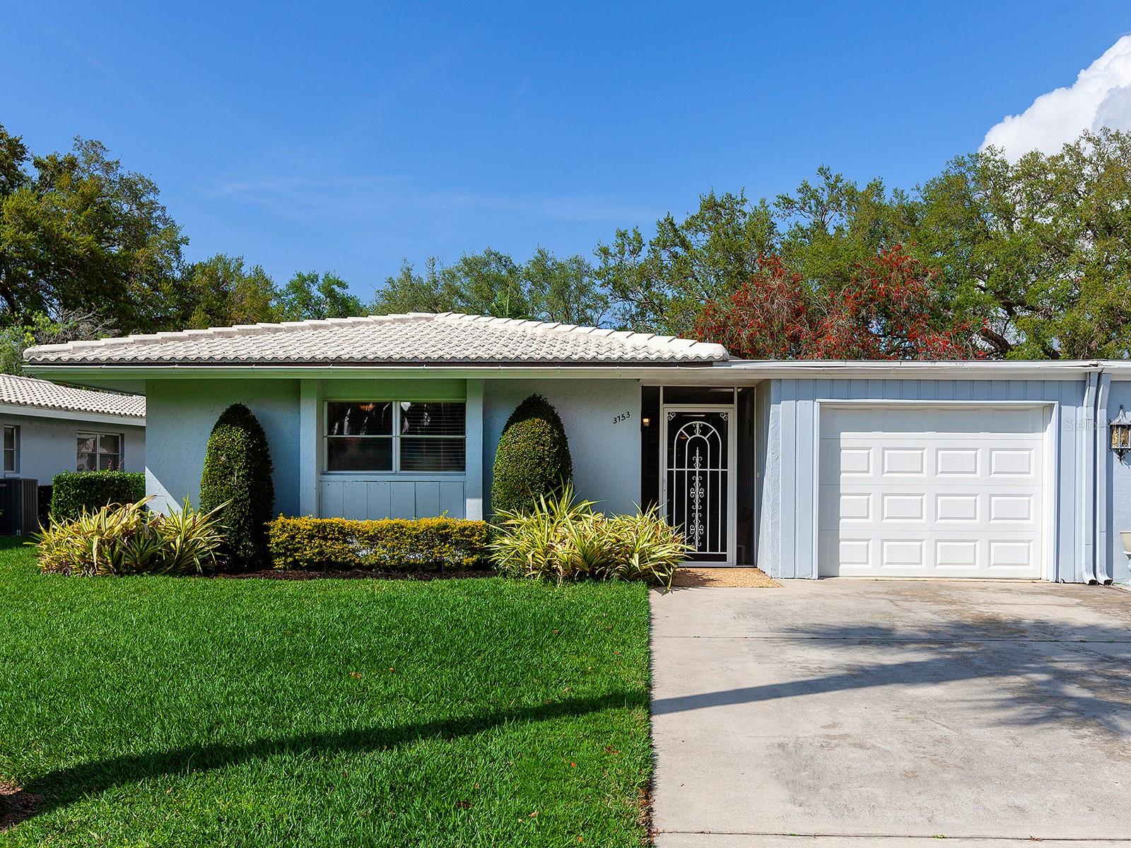 Condominium in SARASOTA, FL - Daniel Dourado