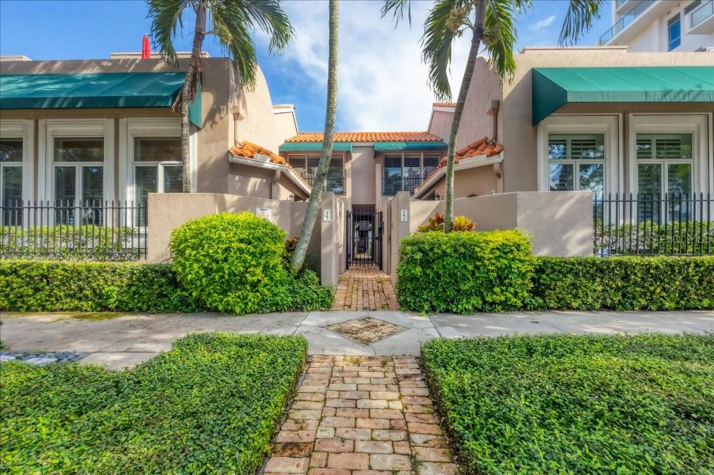 Townhouse in SARASOTA, FL - Daniel Dourado